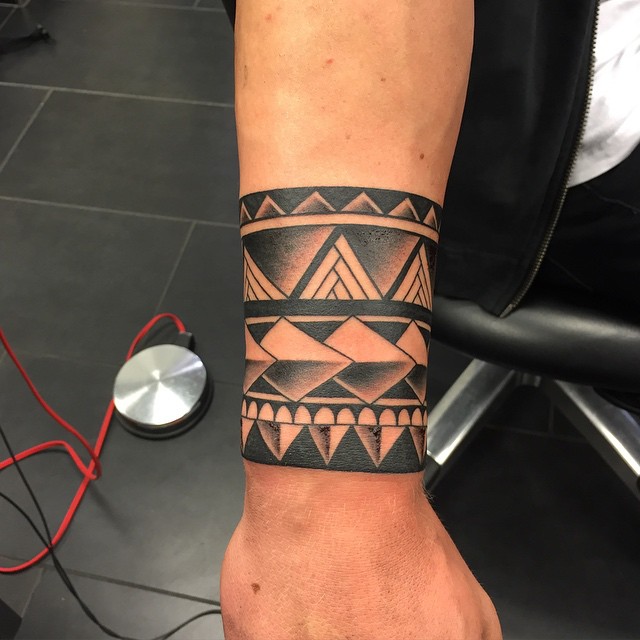 75 Tatouage à Brassard Important – Tattoo Moi – Le Blog
