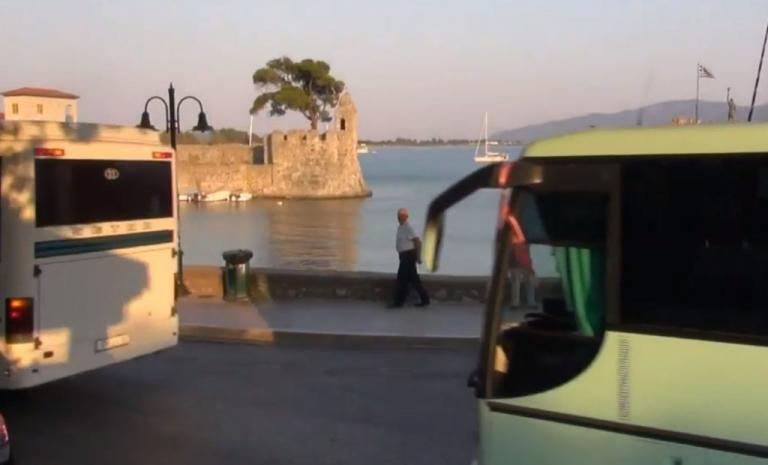 Τον συνόδευσαν στην εκκλησία… 19 πούλμαν! – Χαμός στους δρόμους της Ναυπάκτου [pics] | Newsit.gr