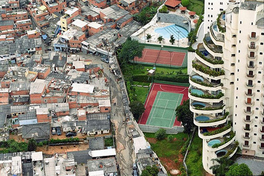 Via macacovelho.com.br. ImageParaisópolis, São Paulo - Brazil