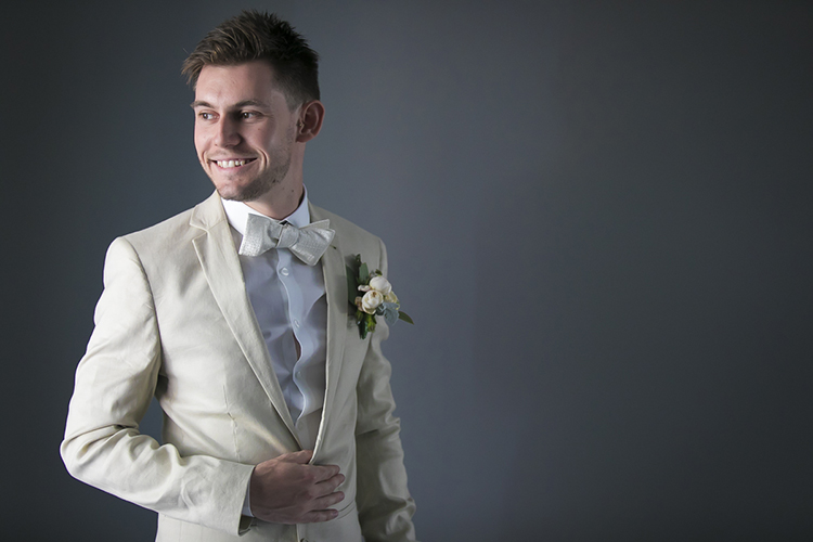 Posing Tips for the Groom in Wedding Photography