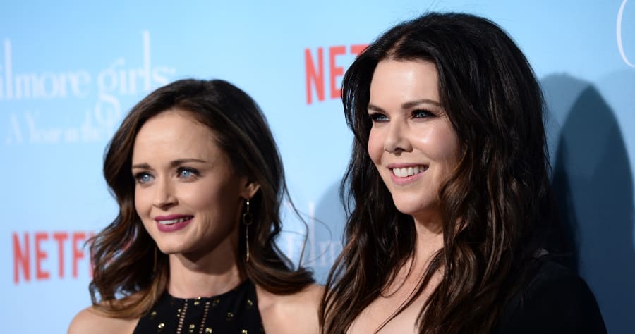 Premiere Of Netflix's 'Gilmore Girls: A Year In The Life' - Arrivals