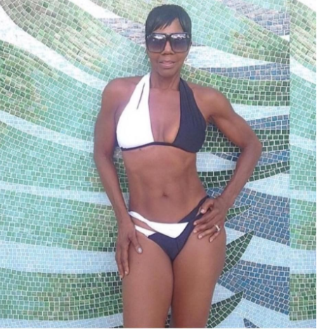 65-year-old woman shows off her shockingly amazing beach body