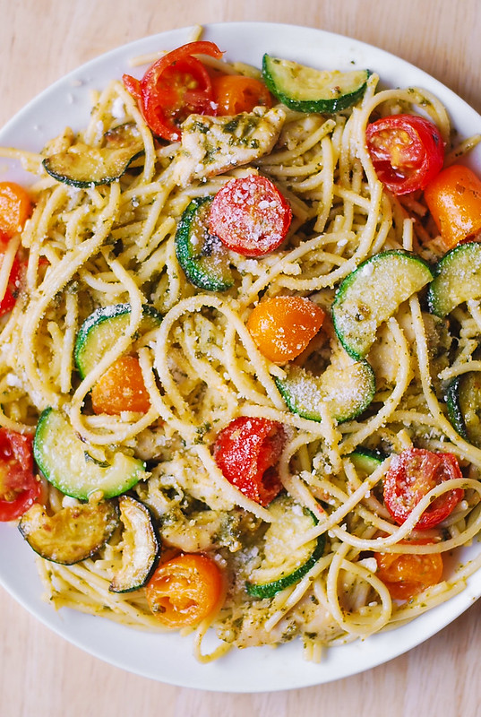 chicken veggie pasta, pesto chicken veggie pasta, pesto zucchini, how to cook pasta