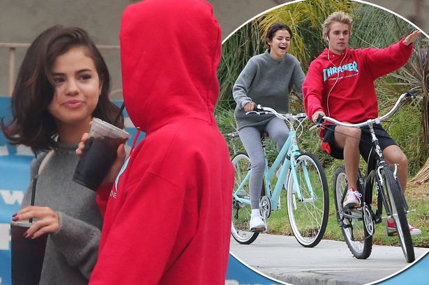 Selena Gomez and Justin Bieber are ‘officially’ back together