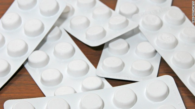 Ibuprofen falls into the class of drugs known as NSAIDs (nonsteroidal anti-inflammatory drugs). Sold under brand names including Motrin or Advil, it's used to treat minor aches and pains and reduce fever. It may be prescribed in stronger doses. It comes in tablet form as well as in chewable tablets, liquid suspensions and concentrated liquid drops. People who take NSAIDs may have a higher heart attack or stroke risk than those who do not, according to the <a href='http://ift.tt/K3Nhsy' target='_blank'>National Institutes of Health</a>. The medication can also cause ulcers, bleeding or holes in the stomach and intestine for some people. The risk may be higher if you take NSAIDs for a long time, are older or in poor health, and have three or more alcoholic drinks per day. 