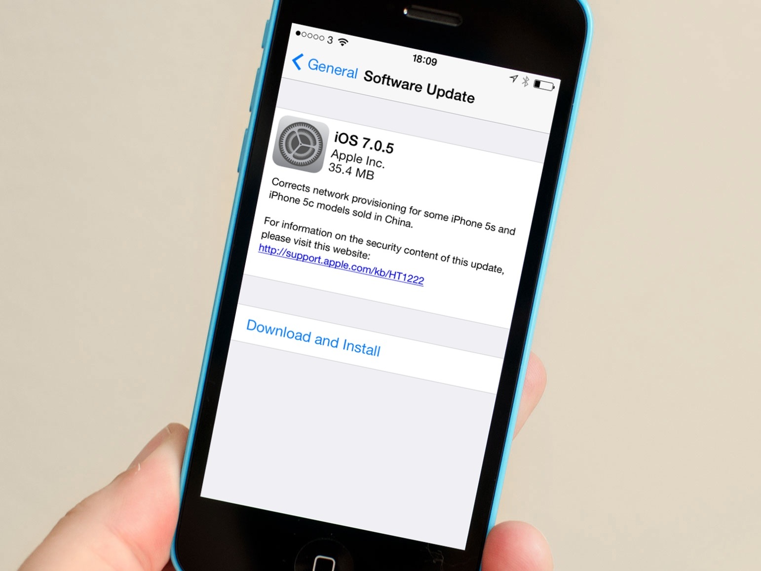 iOS 7.0.5 is here! Download your (Chinese?) bug-fixes now!