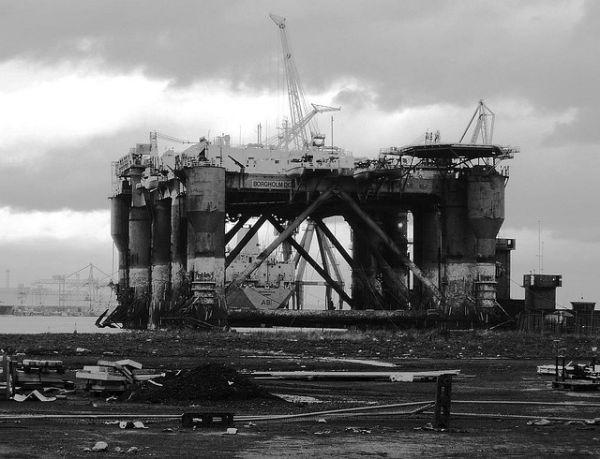 mothballed oil rig 6 Abandoned Mega Machines