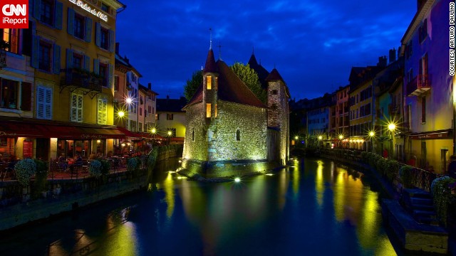 <a href='http://ift.tt/1hGmADs'>Palais de l'Isle</a> sits in the middle of the Thiou canal. "Annecy has a storybook feel with a beautiful lake, historical buildings and canals," said Arturo Paulino. 