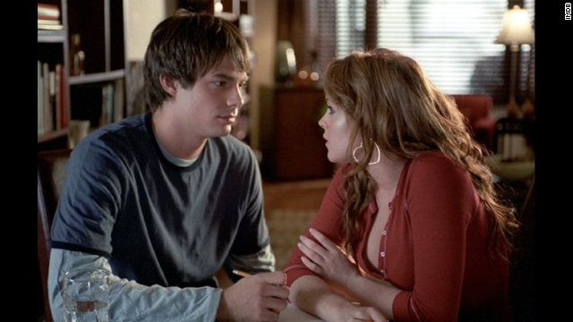 Jonathan Bennett plays the hunky Aaron Samuels, who finds a love connection with Lindsay Lohan's character, Cady.