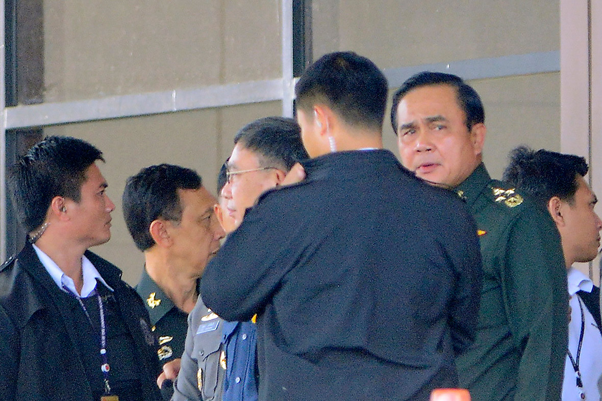 Thailand's army chief General Prayuth Chan-ocha leaves the Army Club after a meeting with all rival factions failed