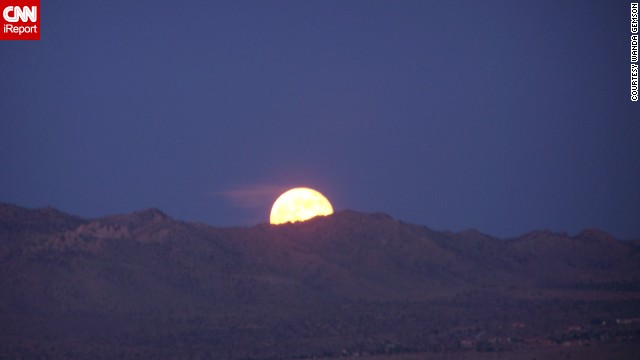 "Clouds obstructed the moon until very late. But when I came outside at about 3:00 a.m. it was very bright!" <a href='http://ift.tt/1wlMvIj'>Wanda Gemson </a>wrote in her iReport. She watched the supermoon from Yucca Valley, California.