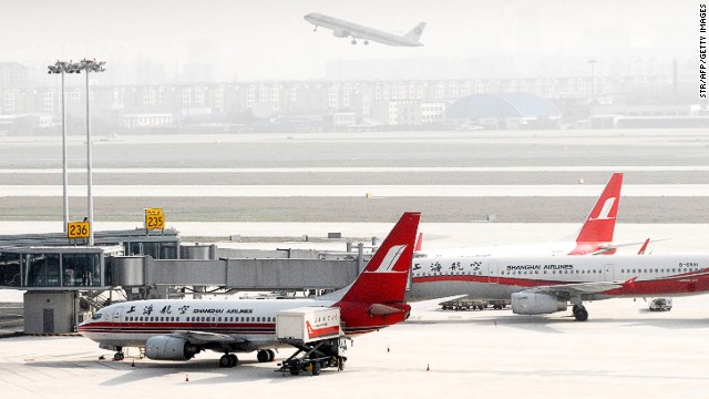 Shanghai Hongqiao International Airport is one of the 12 airports experiencing severe flight cancellations and delays.