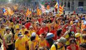 Pacífica y organizada, la multitud cantó consignas a favor de la independencia catalana (AP).