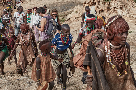 Tribal people desperately cling to tradition in Omo Valley 