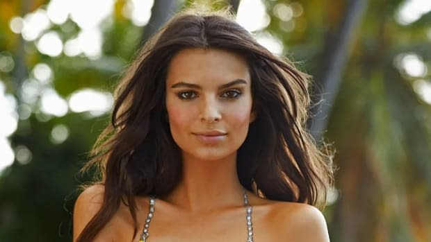 Emily Ratajkowski was photographed by Walter Iooss Jr. in St. Lucia.<p>Walter Iooss Jr./Sports Illustrated</p>